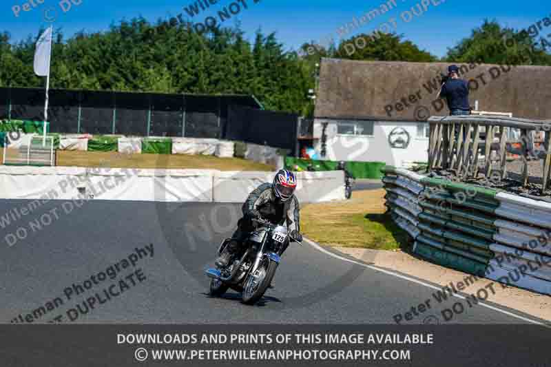 Vintage motorcycle club;eventdigitalimages;mallory park;mallory park trackday photographs;no limits trackdays;peter wileman photography;trackday digital images;trackday photos;vmcc festival 1000 bikes photographs